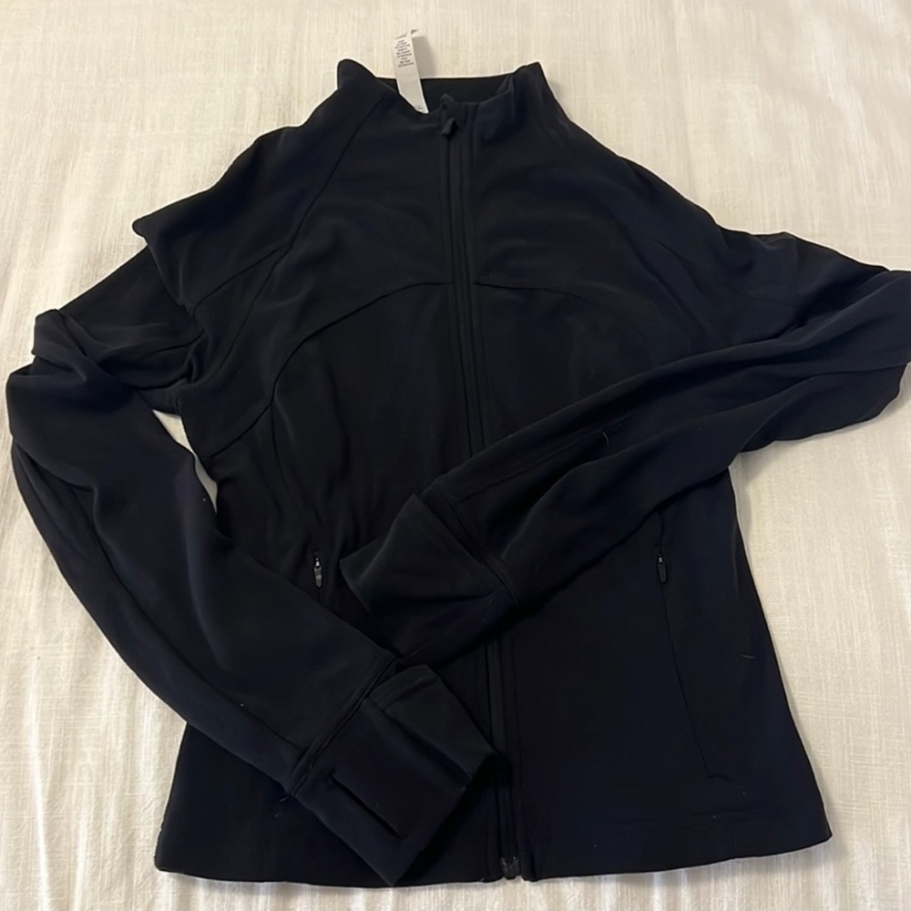 lululemon cropped define jacket size 8, gently worn.